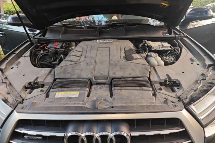 Used Audi Q7 2016 45 TFSI Technology Edition Engine Bay