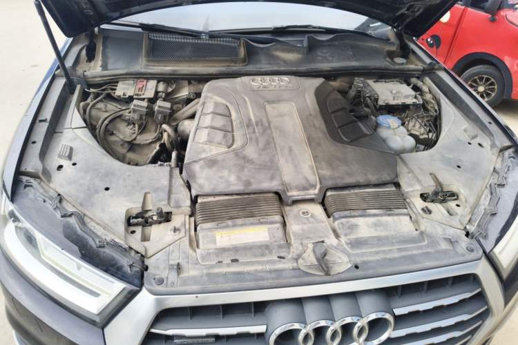 Used Audi Q7 2016 45 TFSI Technology Edition Engine Bay