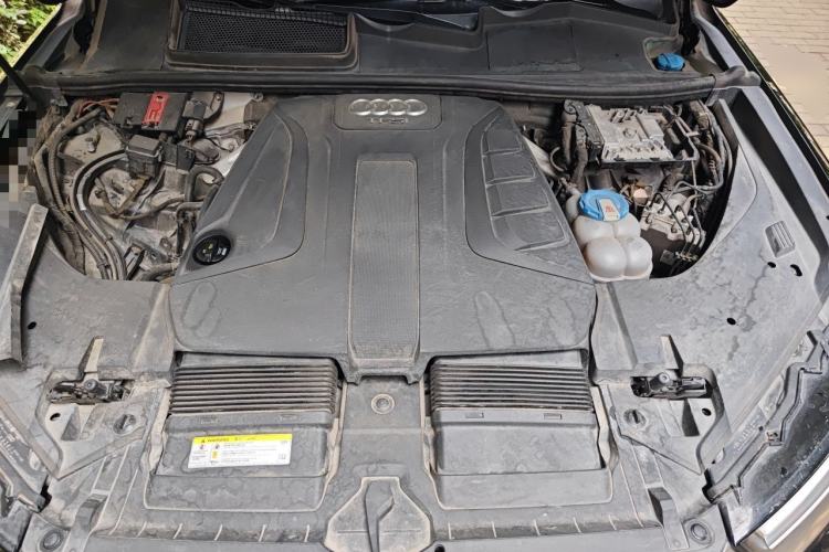 Used Audi Q7 2016 40 TFSI Comfort Model Engine Bay
