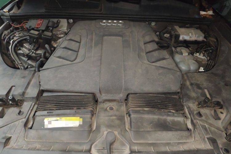 Used Audi Q7 2016 45 TFSI Technology Edition Engine Bay