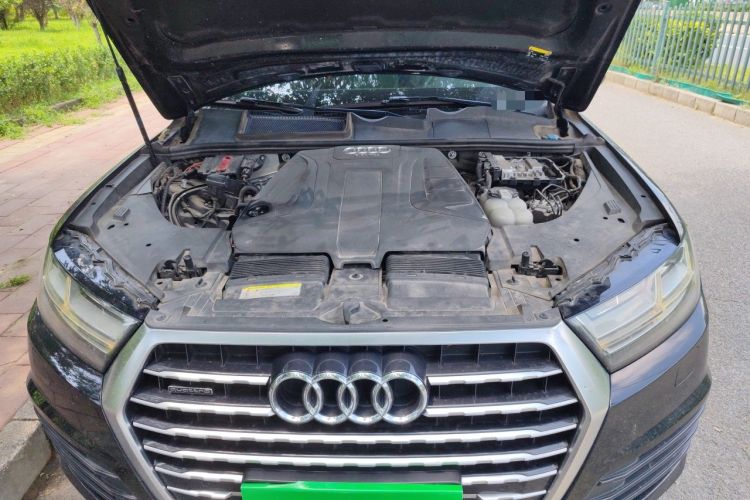 Used Audi Q7 2016 40 TFSI Comfort Model Engine Bay