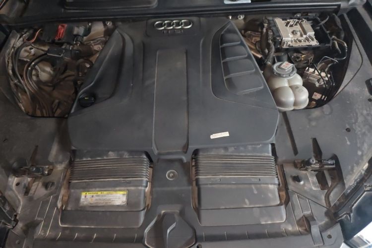 Used Audi Q7 2016 40 TFSI Comfort Model Engine Bay
