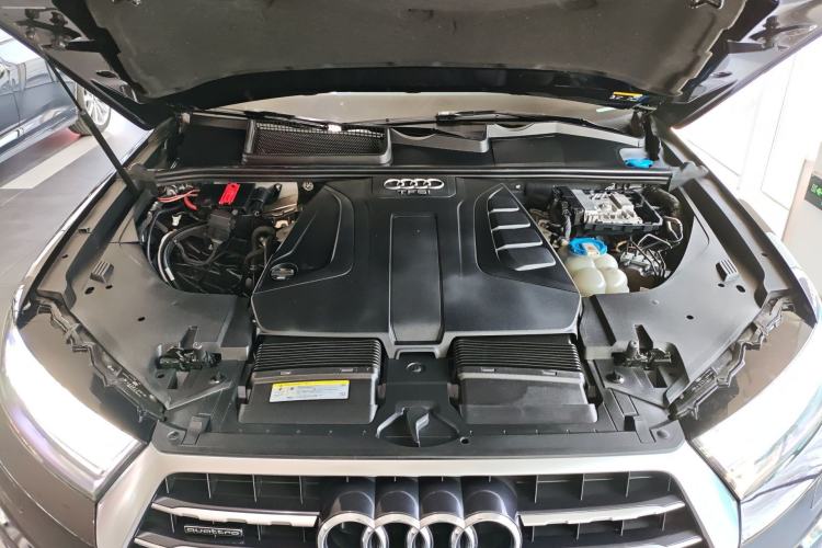 Used Audi Q7 2016 40 TFSI S line Sport Edition Engine Bay