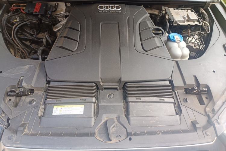 Used Audi Q7 2016 45 TFSI Technology Edition Engine Bay