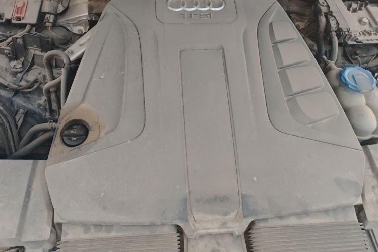 Used Audi Q7 2016 40 TFSI Comfort Model Engine Bay