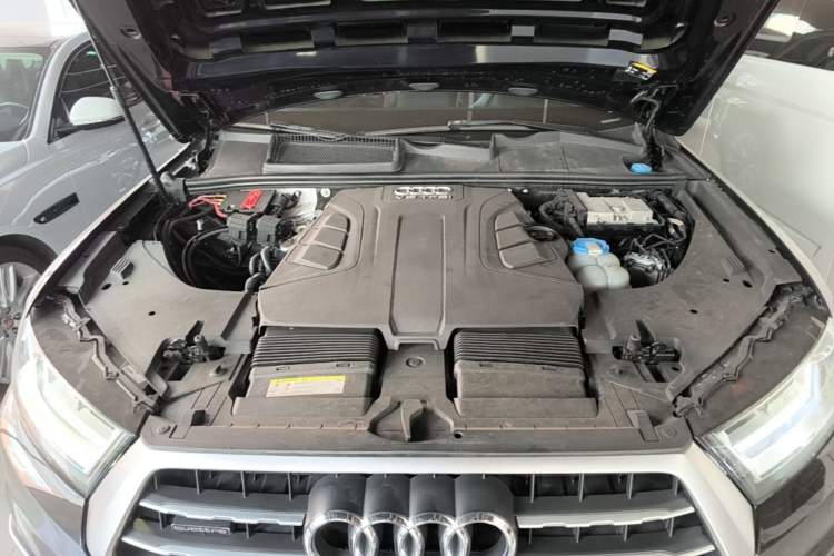 Used Audi Q7 2016 45 TFSI Technology Edition Engine Bay