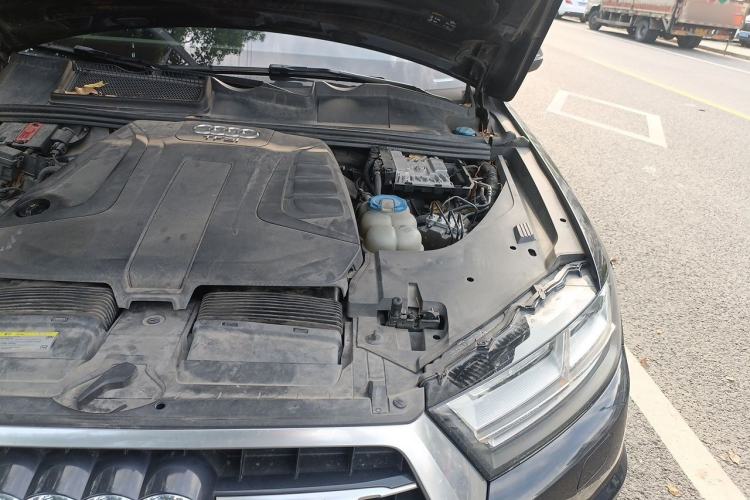 Used Audi Q7 2016 40 TFSI Comfort Model Engine Bay Left