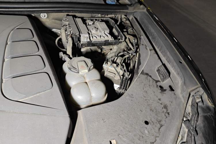 Used Audi Q7 2016 40 TFSI Comfort Model Engine Bay Left