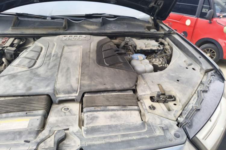 Used Audi Q7 2016 45 TFSI Technology Edition Engine Bay Left