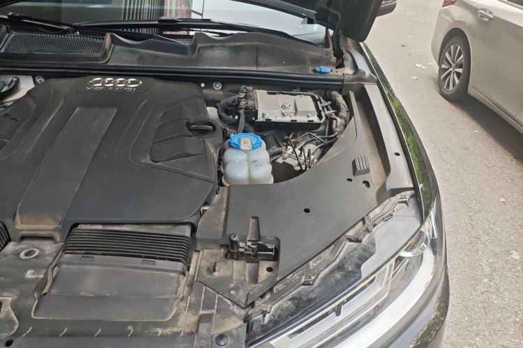 Used Audi Q7 2016 45 TFSI Technology Edition Engine Bay Left