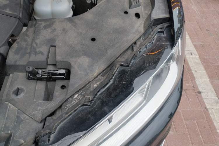 Used Audi Q7 2016 45 TFSI Technology Edition Engine Bay Left