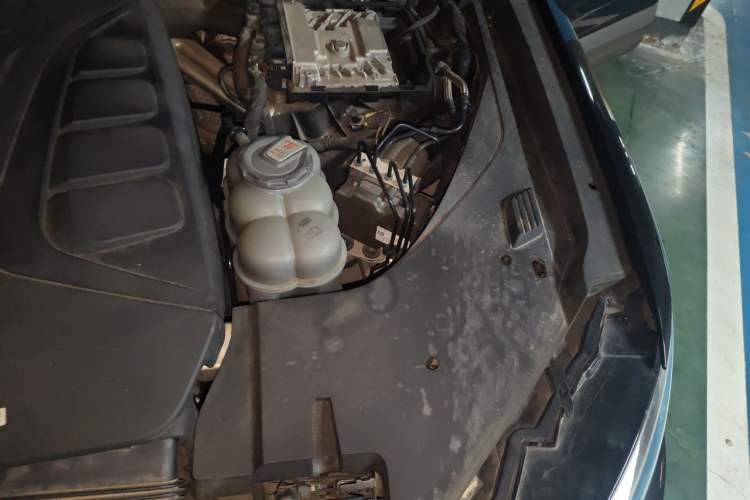Used Audi Q7 2016 40 TFSI Comfort Model Engine Bay Left