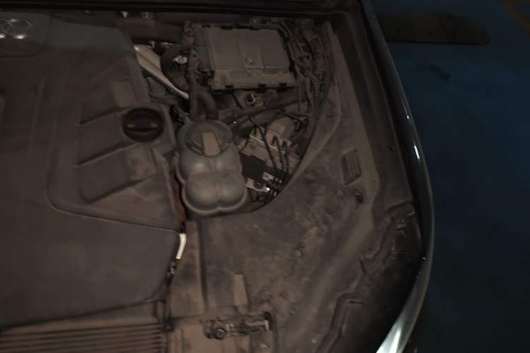 Used Audi Q7 2016 45 TFSI Technology Edition Engine Bay Left