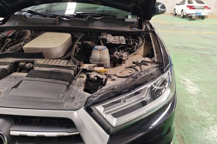 Used Audi Q7 2016 40 TFSI Comfort Model Engine Bay Left