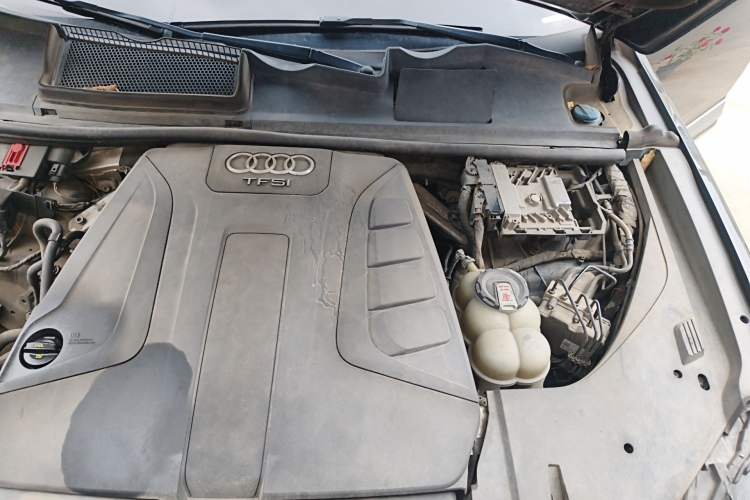 Used Audi Q7 2016 40 TFSI S line Sport Edition Engine Bay Left