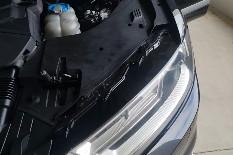 Used Audi Q7 2016 45 TFSI Technology Edition Engine Bay Left