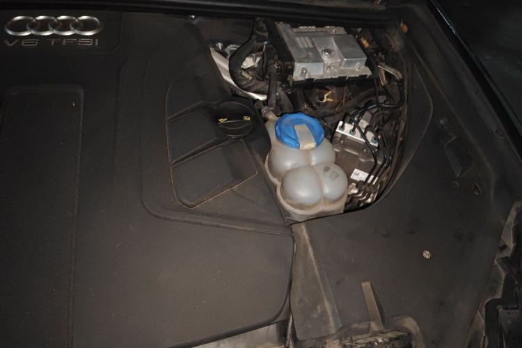 Used Audi Q7  Engine Bay Left