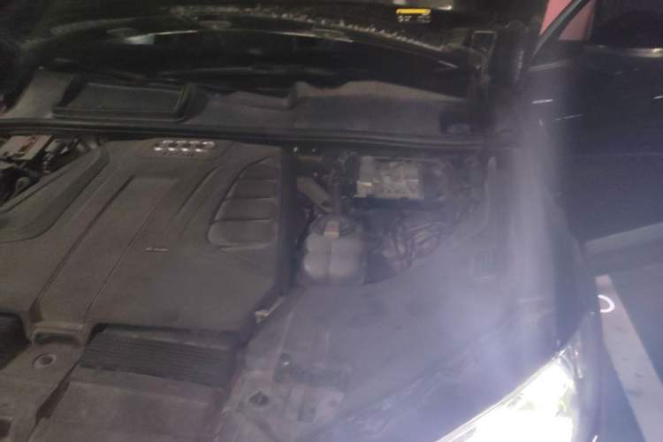 Used Audi Q7 2016 40 TFSI Comfort Model Engine Bay Left