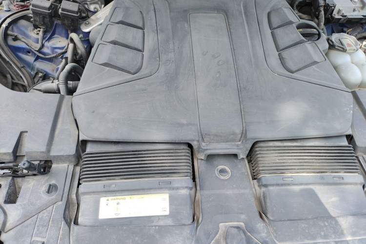Used Audi Q7 2016 45 TFSI Technology Edition Engine Bay
