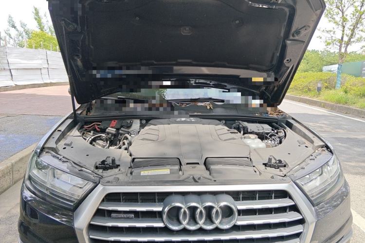Used Audi Q7 2016 45 TFSI Technology Edition Engine Bay