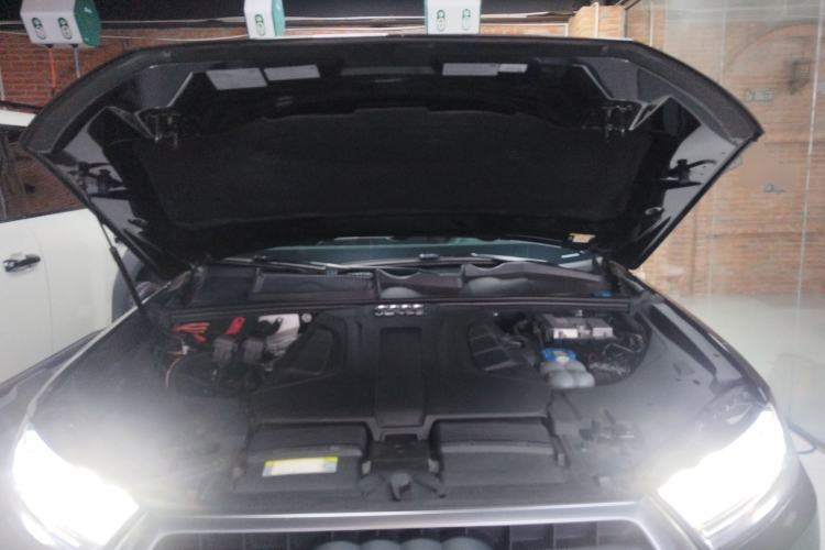 Used Audi Q7 2016 3.0 TFSI 7 seats parallel import Engine Bay