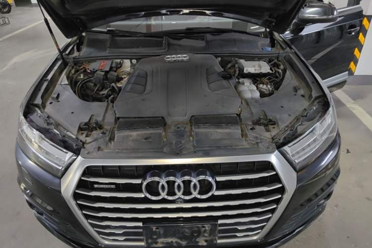 Used Audi Q7 2016 3.0 TFSI parallel import Engine Bay