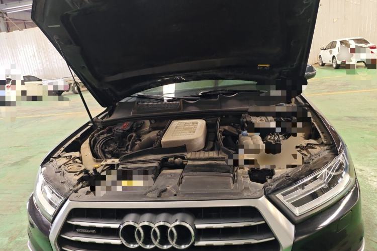 Used Audi Q7 2016 40 TFSI Comfort Model Engine Bay