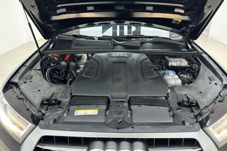 Used Audi Q7 2016 3.0 TFSI parallel import Engine Bay