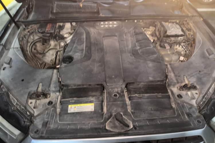 Used Audi Q7 2016 40 TFSI Comfort Model Engine Bay