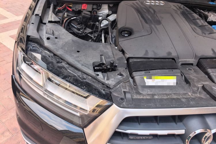 Used Audi Q7 2016 40 TFSI Comfort Model Engine Bay Right
