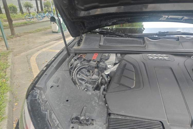 Used Audi Q7 2016 45 TFSI S line Sport Edition Engine Bay Right
