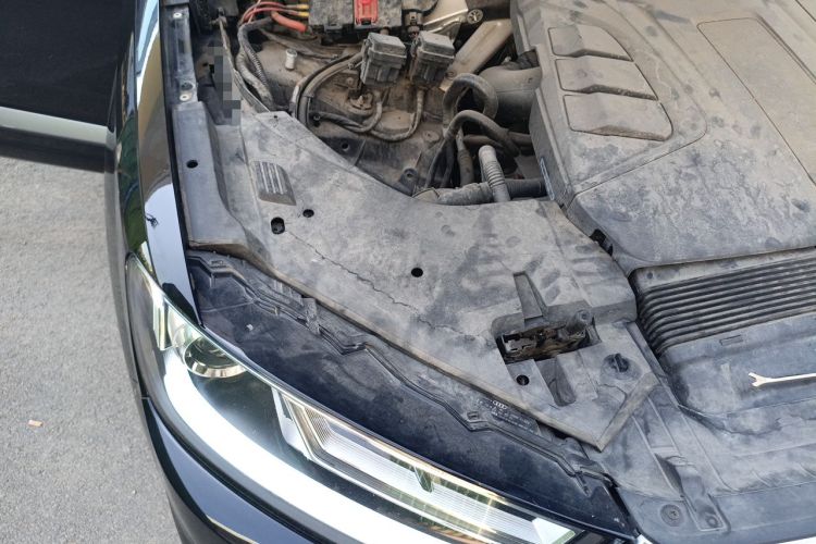 Used Audi Q7 2016 45 TFSI Technology Edition Engine Bay Right