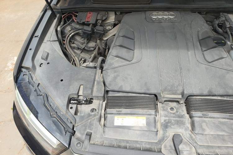 Used Audi Q7 2016 45 TFSI Technology Edition Engine Bay Right