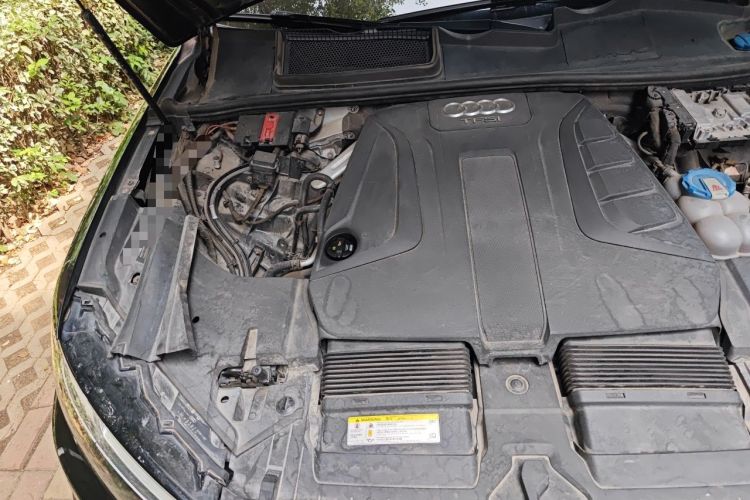 Used Audi Q7 2016 40 TFSI Comfort Model Engine Bay Right