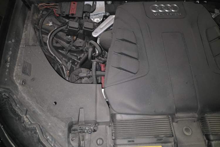 Used Audi Q7 2016 45 TFSI S line Sport Edition Engine Bay Right