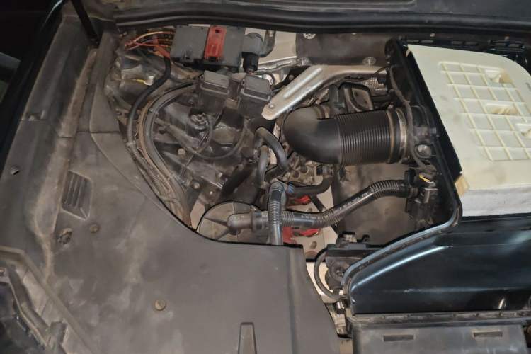 Used Audi Q7 2016 45 TFSI Technology Edition Engine Bay Right
