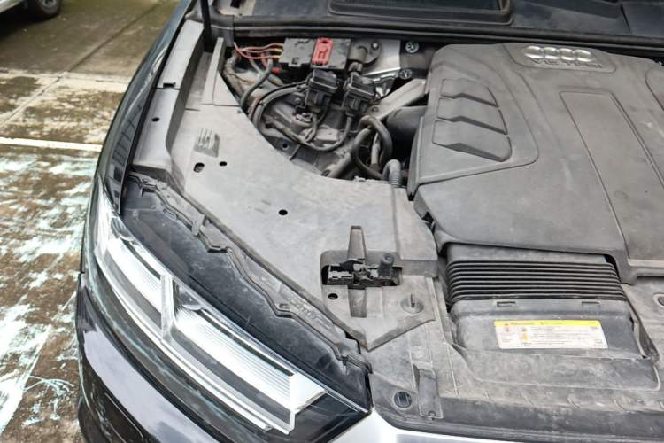 Used Audi Q7 2016 45 TFSI S line Prestige Edition Engine Bay Right