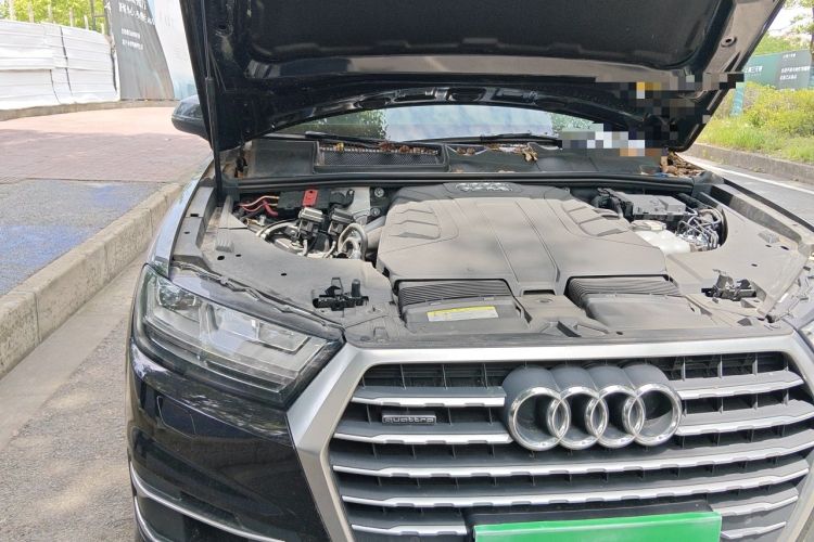 Used Audi Q7 2016 45 TFSI Technology Edition Engine Bay Right