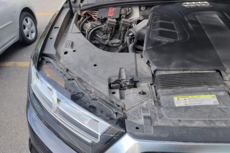 Used Audi Q7 2016 45 TFSI S line Prestige Edition Engine Bay Right