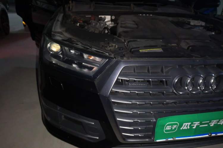 Used Audi Q7 2016 45 TFSI Technology Edition Engine Bay Right