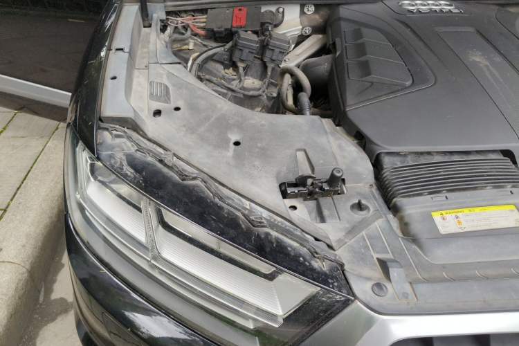 Used Audi Q7 2016 45 TFSI S line Sport Edition Engine Bay Right