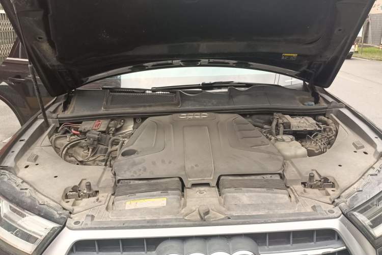 Used Audi Q7 2016 40 TFSI Comfort Model Engine Bay