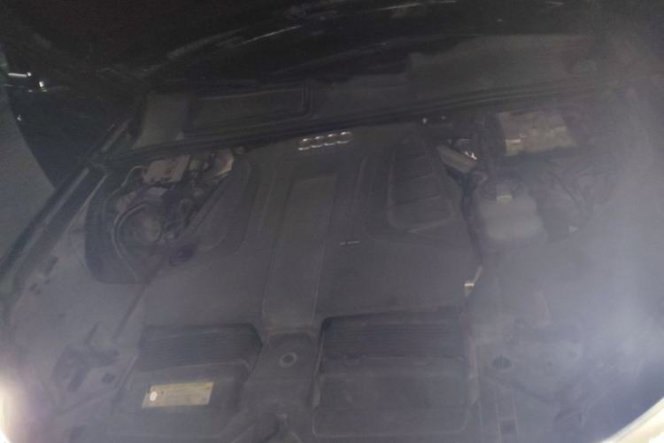 Used Audi Q7 2016 40 TFSI Comfort Model Engine Bay
