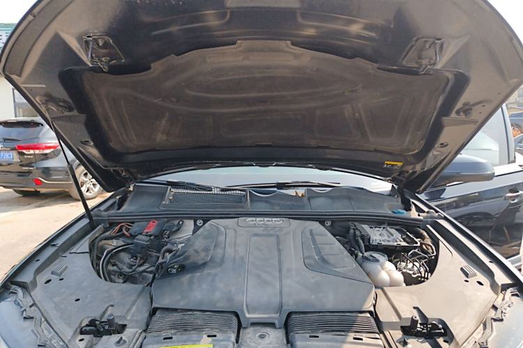 Used Audi Q7 2016 40 TFSI Comfort Model Engine Bay