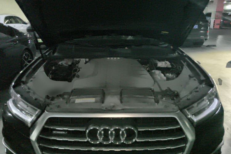Used Audi Q7 2016 40 TFSI Comfort Model Engine Bay