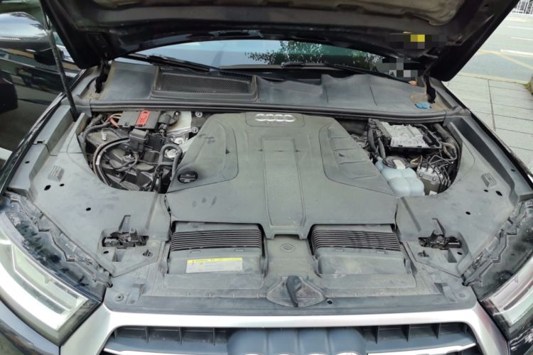 Used Audi Q7 2016 40 TFSI Comfort Model Engine Bay