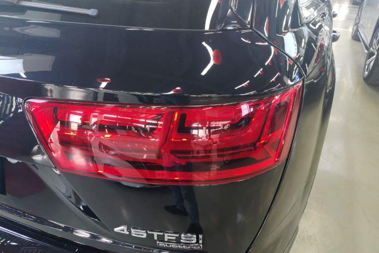 Used Audi Q7 2016 45 TFSI Technology Edition Exterior 3