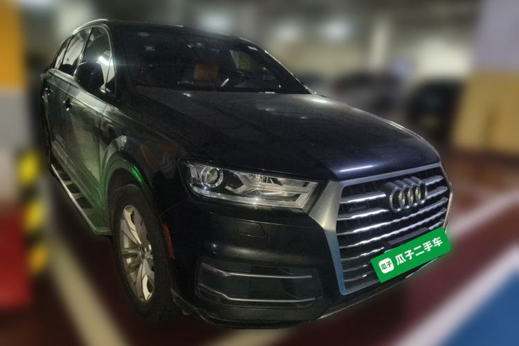 Used Audi Q7  Front Right 45 Deg