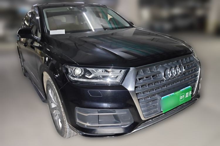 Used Audi Q7 2016 40 TFSI Comfort Model Front Right 45 Deg