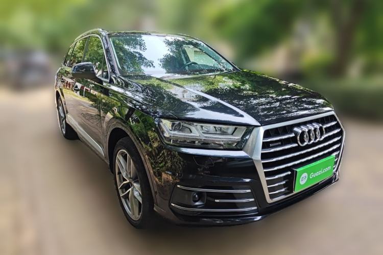 Used Audi Q7 2016 40 TFSI Comfort Model Front Right 45 Deg